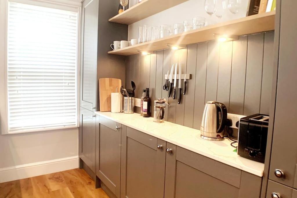 A Beautiful And Stylish 2 Bed Flat Close To Beach Bournemouth Buitenkant foto