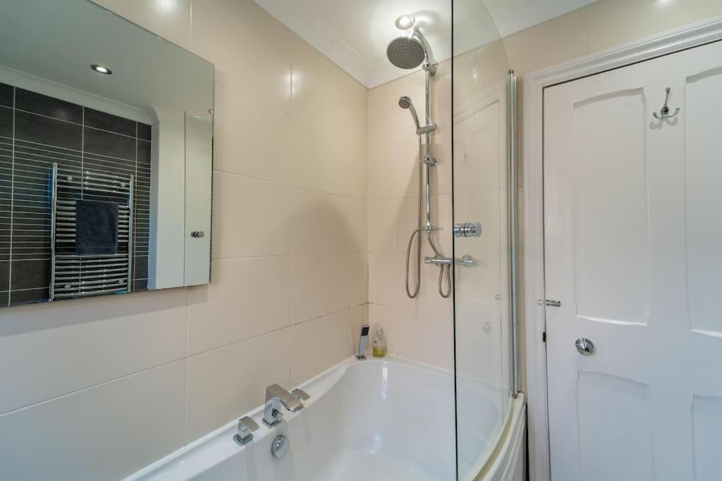 A Beautiful And Stylish 2 Bed Flat Close To Beach Bournemouth Buitenkant foto