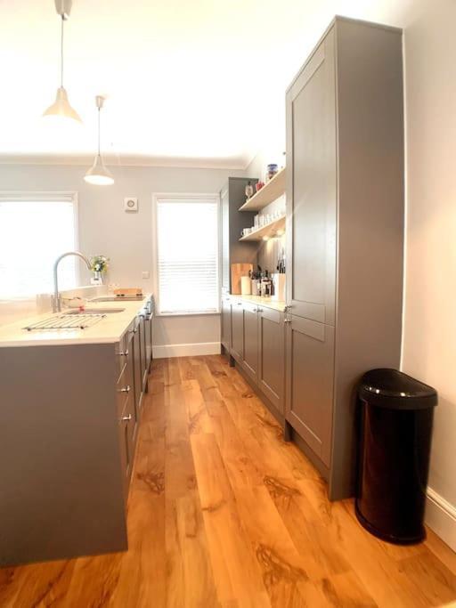 A Beautiful And Stylish 2 Bed Flat Close To Beach Bournemouth Buitenkant foto